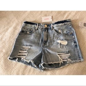 Good American ripped shorts 👖